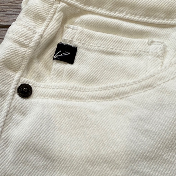 KanCan Women's Everything's Alright High-Rise Mom Shorts, White, Distressed, S - Picture 3 of 12